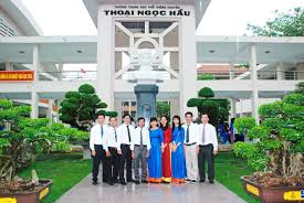 Hinh-ve-Truong-THPT-chuyen-Thoai-Ngoc-Hau