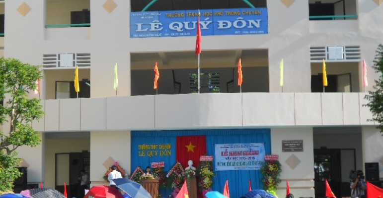 Trường THPT Chuyên Lê Quý Đôn ( Bình Định)