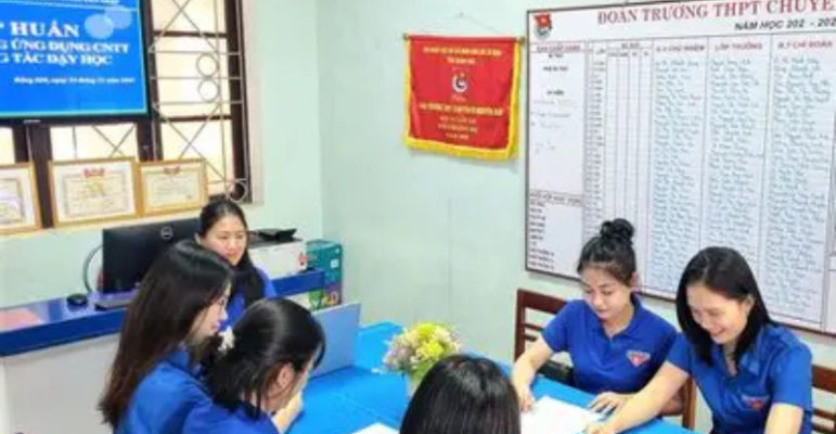 Trường THPT Chuyên Võ Nguyên Giáp 