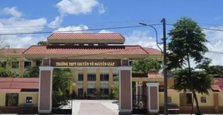 Trường THPT Chuyên Võ Nguyên Giáp 