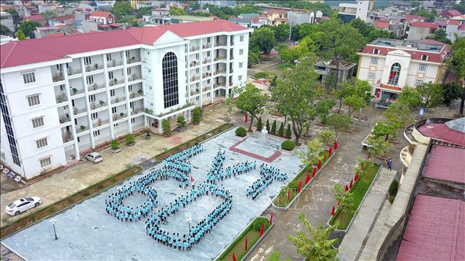 Trường THPT Chuyên Lương Văn Tụy