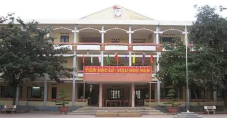 Trường THPT Chuyên Lào Cai