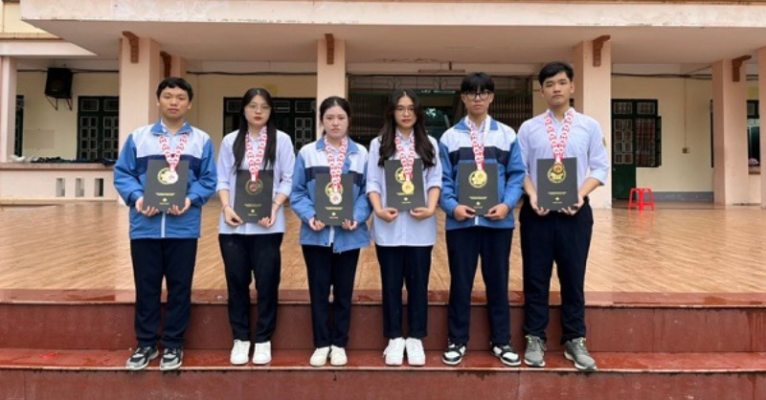 Trường THPT Chuyên Lào Cai