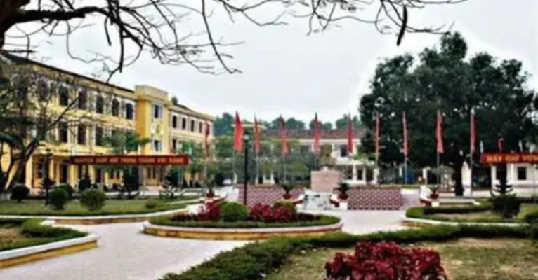 Trường THPT Chuyên Hà Tĩnh